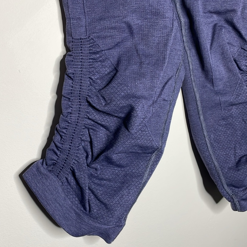 Lululemon In The Flow Crop II - Picture 4 of 8